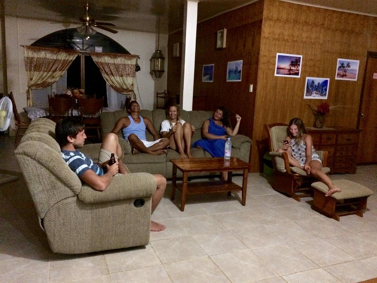 Fat Monkey Hostel Coron Εξωτερικό φωτογραφία