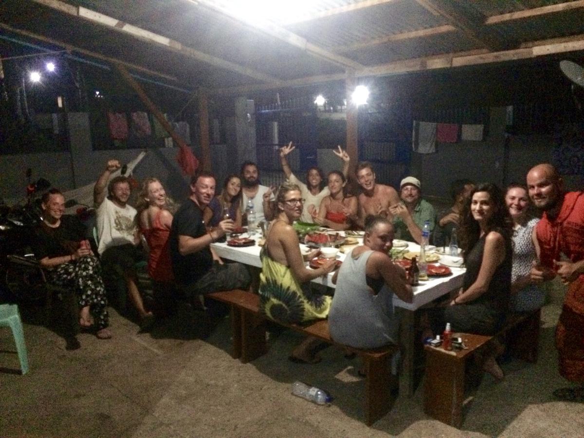 Fat Monkey Hostel Coron Εξωτερικό φωτογραφία