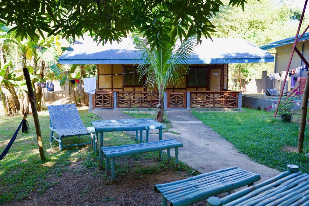 Fat Monkey Hostel Coron Εξωτερικό φωτογραφία