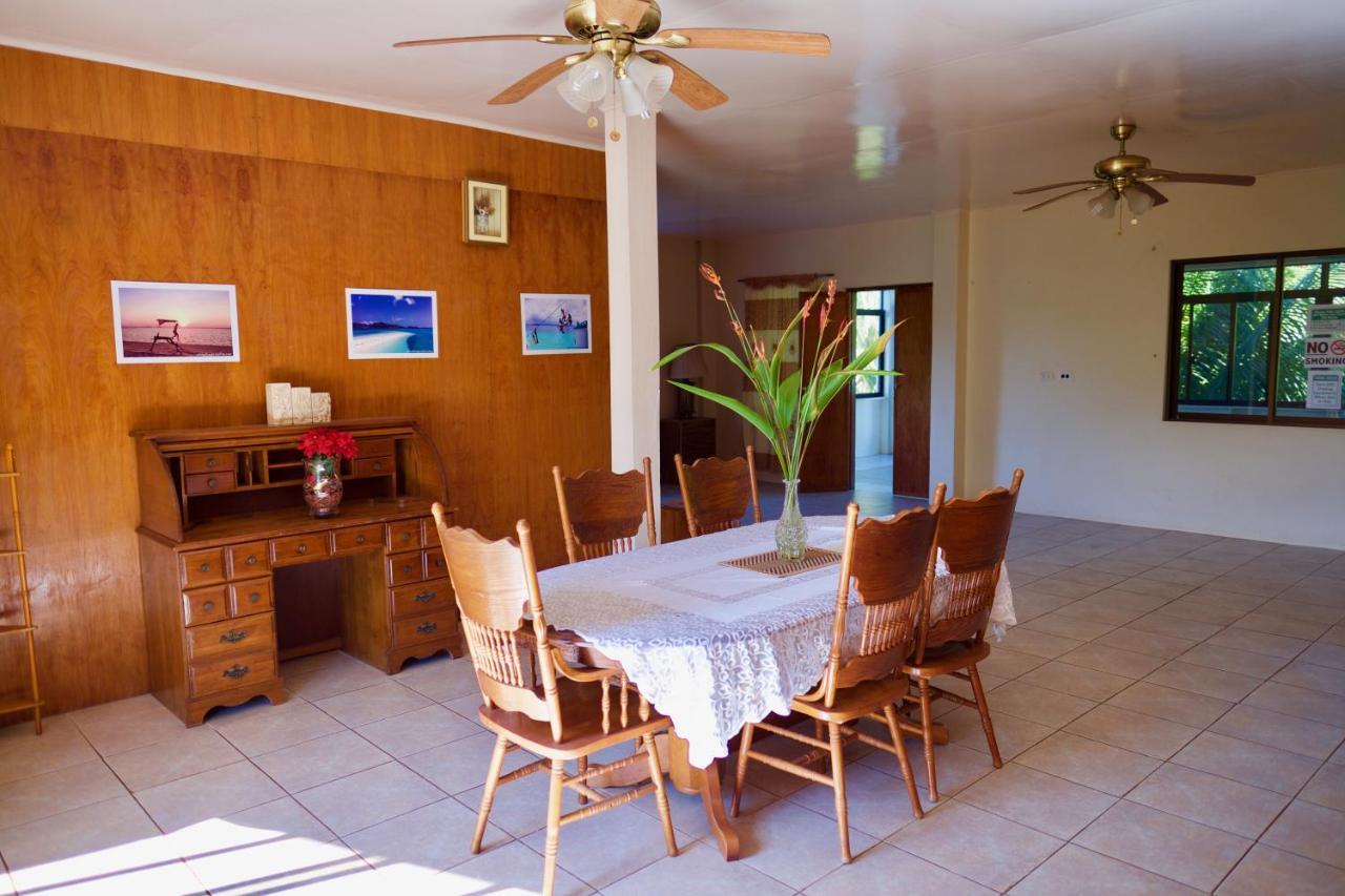 Fat Monkey Hostel Coron Εξωτερικό φωτογραφία