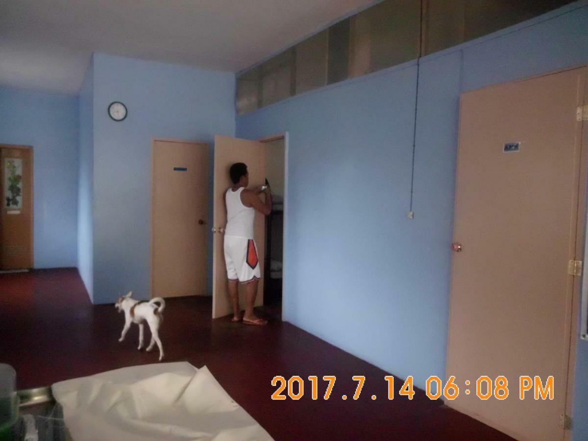 Fat Monkey Hostel Coron Εξωτερικό φωτογραφία