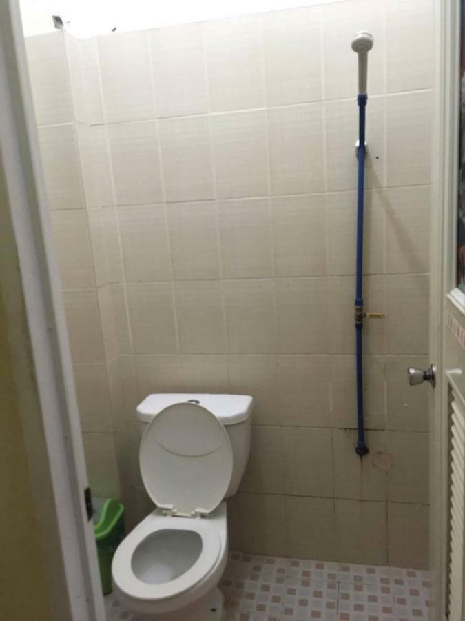 Fat Monkey Hostel Coron Εξωτερικό φωτογραφία