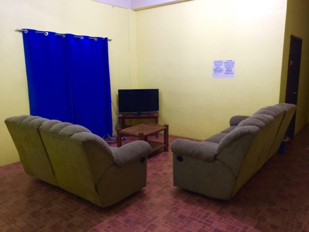 Fat Monkey Hostel Coron Εξωτερικό φωτογραφία